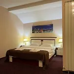 Francesca Obor Aparthotel