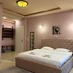 Francesca Obor Aparthotel