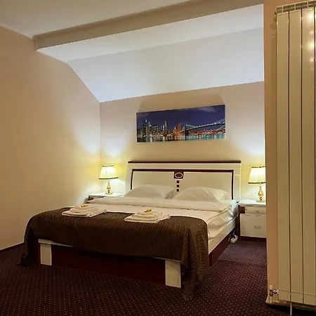 Francesca-aurora Obor Aparthotel