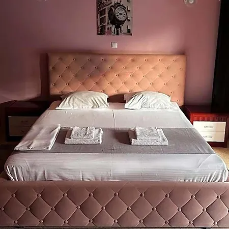 Francesca-aurora Obor Aparthotel 4*