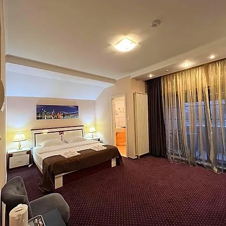 Francesca-aurora Obor Aparthotel