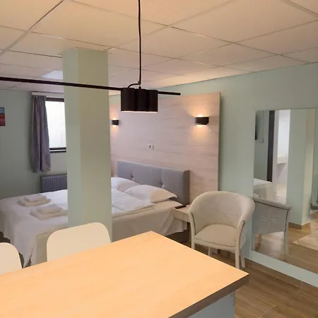 Francesca Бухарест