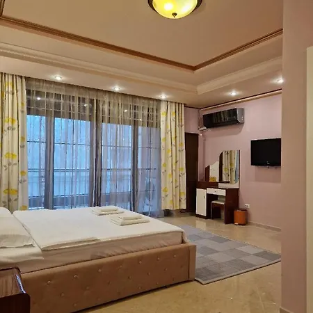 Francesca Aparthotel 2*