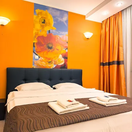 Francesca Aparthotel