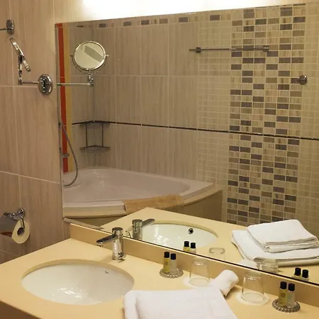 Francesca-aurora Obor Aparthotel 4*